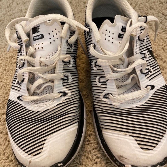 Nike fly wire men’s 7.5 - Picture 4 of 4